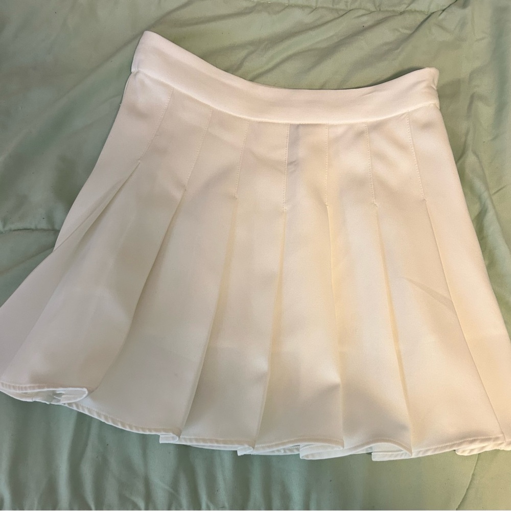 White pleated tennis skirt